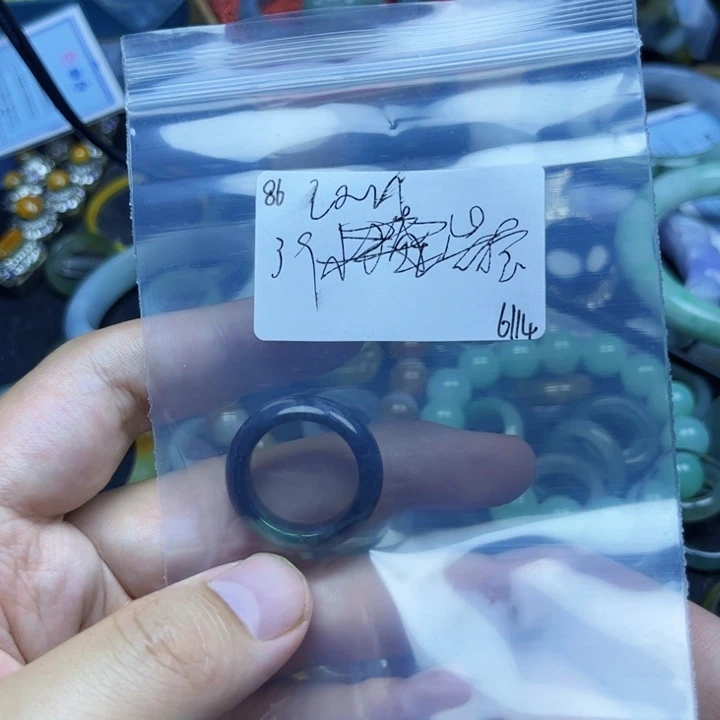 瑞****翡翠戒指未镶嵌翡翠