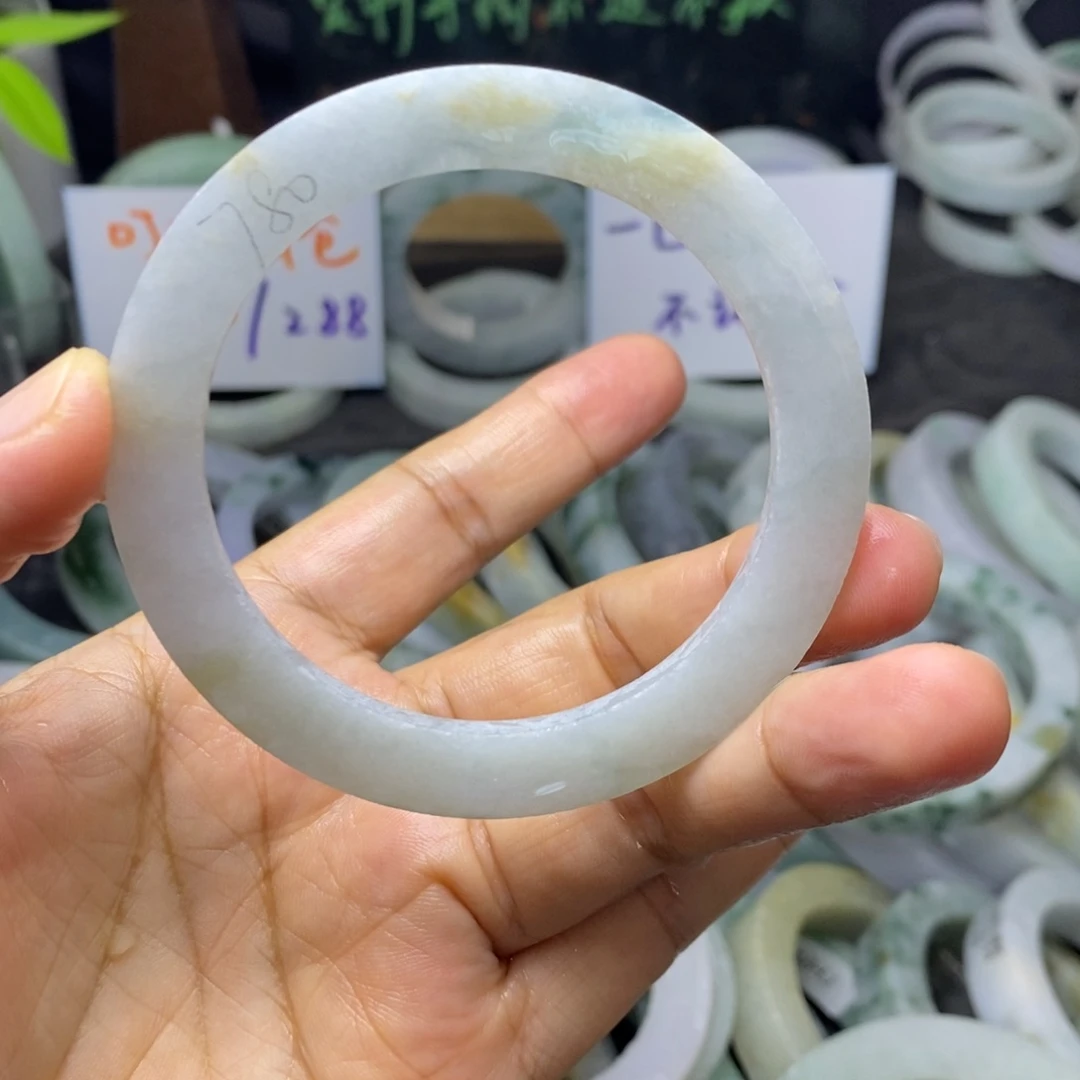 定制翡翠未镶嵌手镯