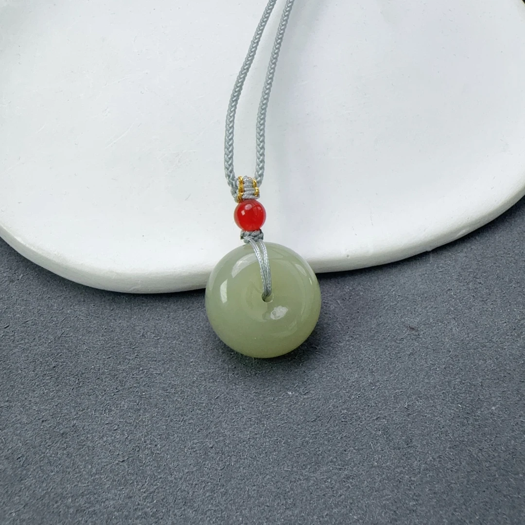 和田玉大胖墩平安扣