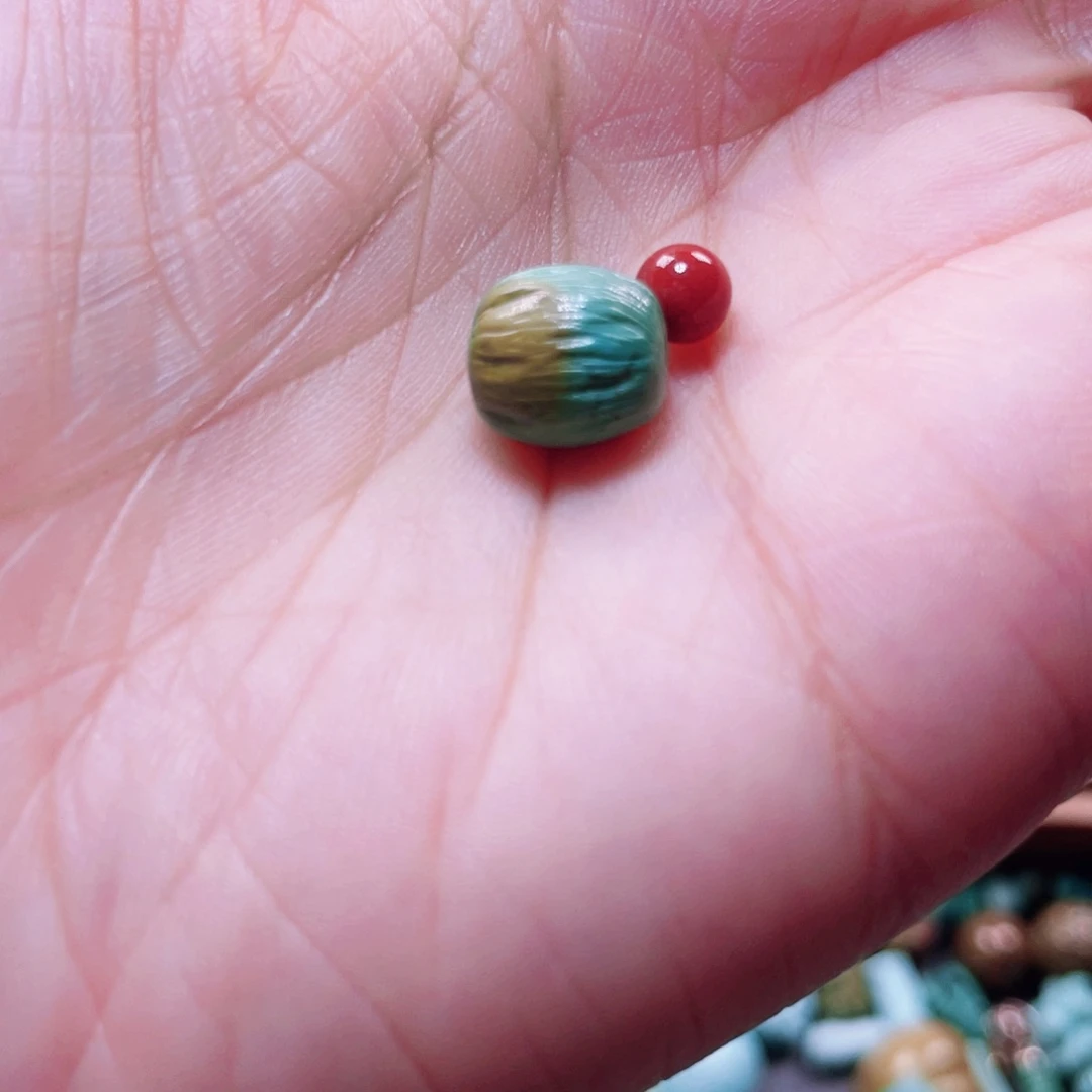 南红玛瑙配饰未镶嵌