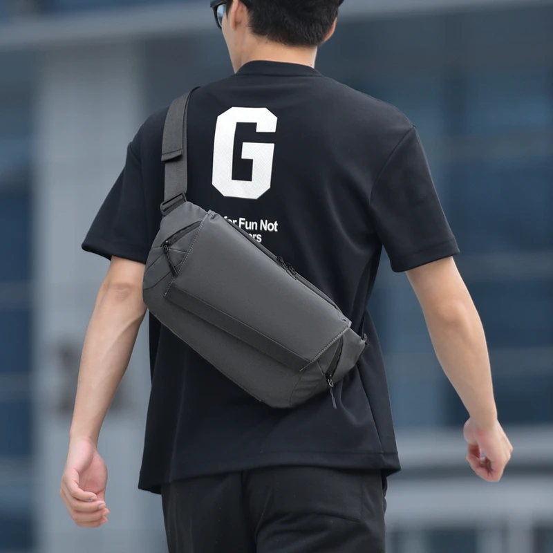 磁吸快拆男士斜挎包机能风时尚休闲潮流青年多隔层大容量防水包袋
