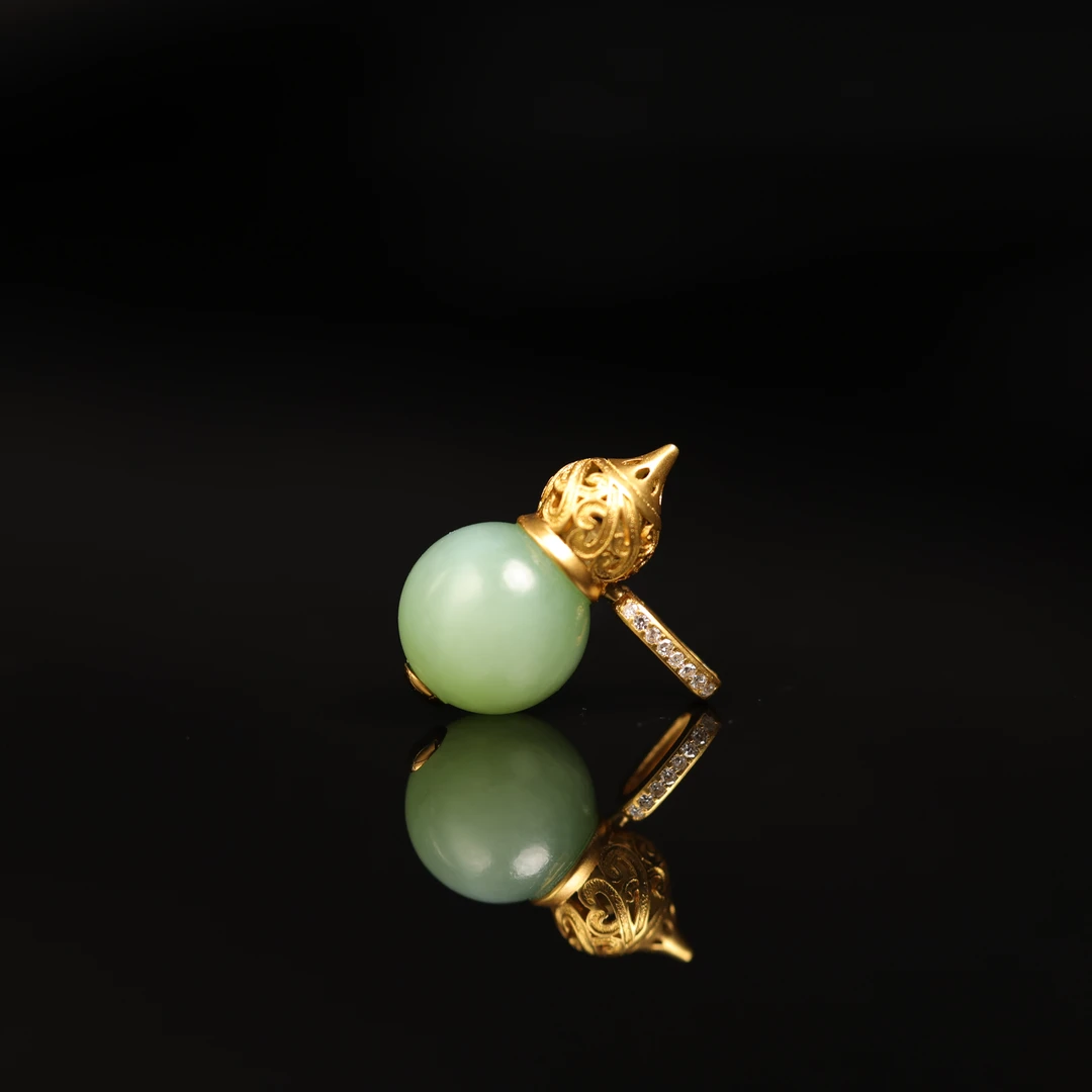 本真 | 春光 | 严选精品和田玉粉青猫眼葫芦小吊坠