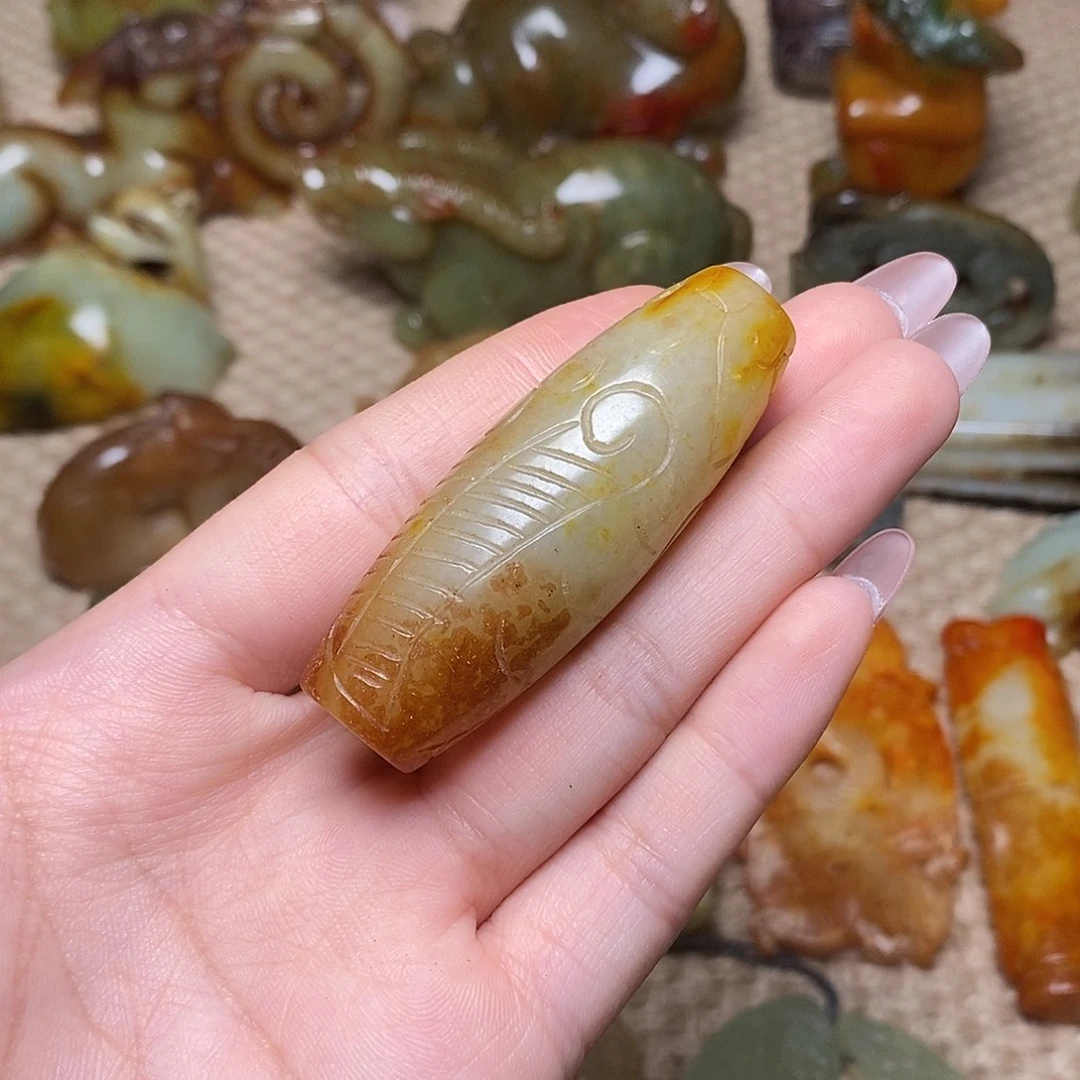 未镶嵌蛇纹石玉颈饰