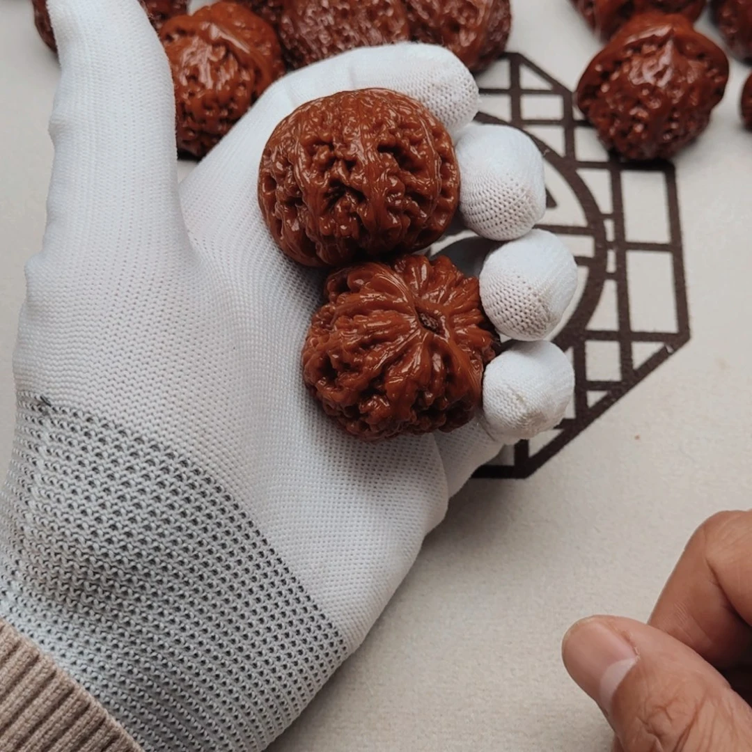 文玩核桃吊坠易****)大粗筋