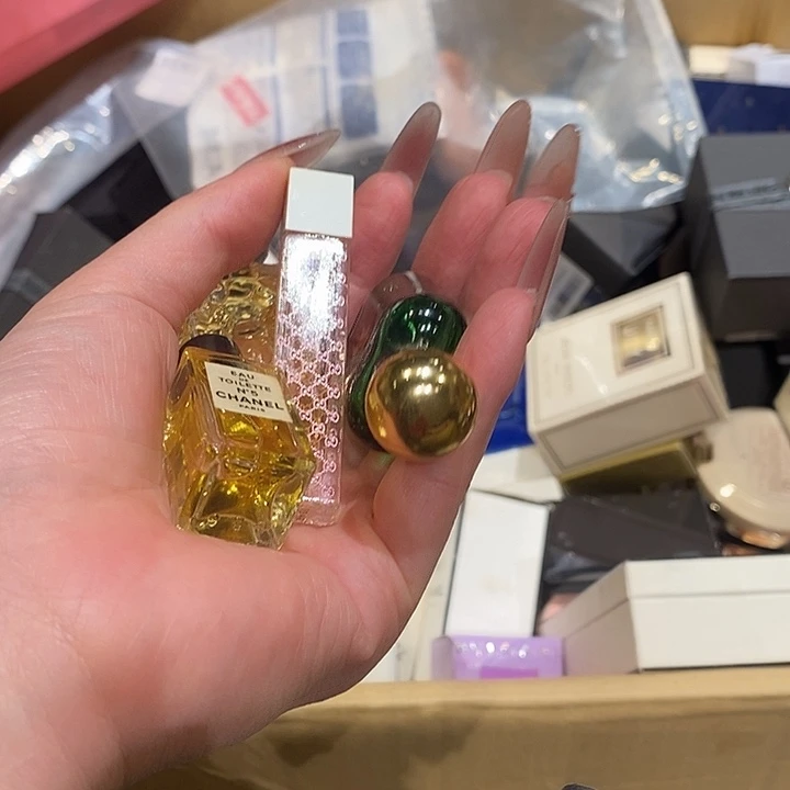 美***内花岗石铁合金中古香水沐浴露持久留香