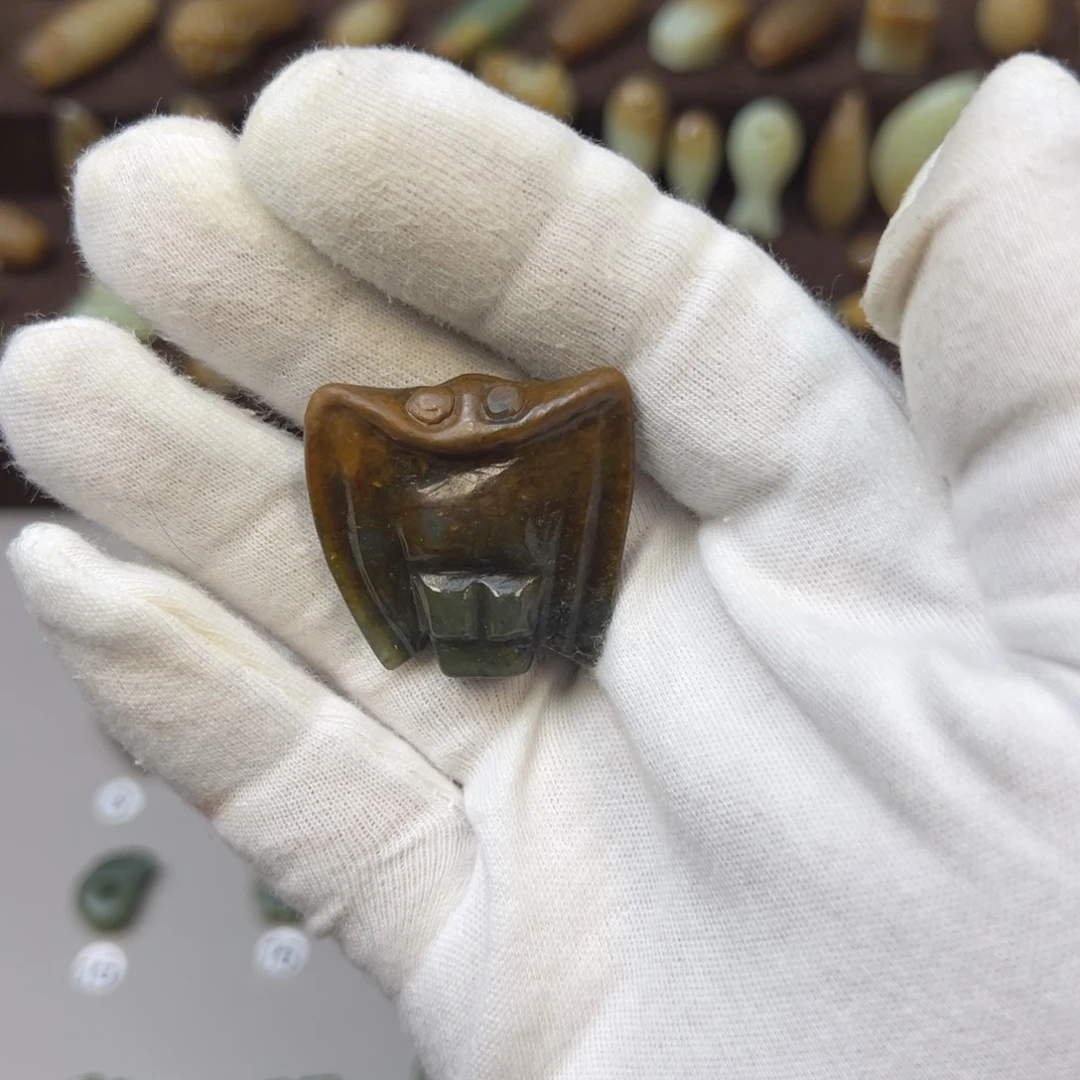 岫岩河磨玉（透闪石质玉）未镶嵌颈饰