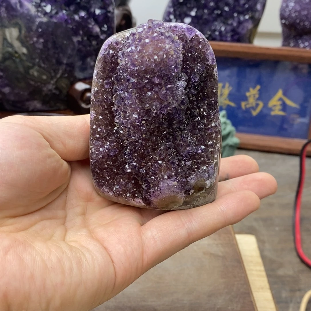 未镶嵌水晶大型摆件（非配饰）