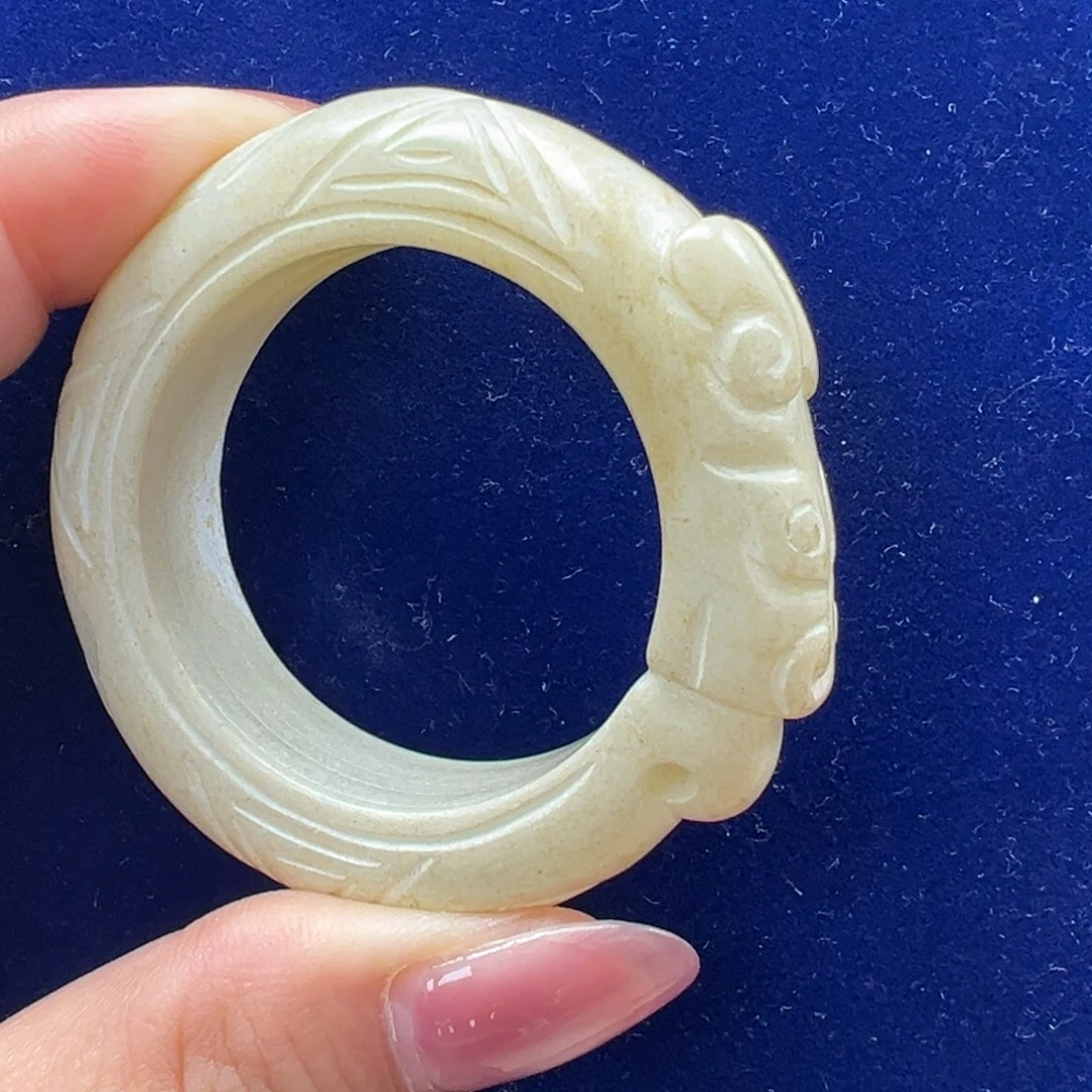 石英质玉未镶嵌颈饰