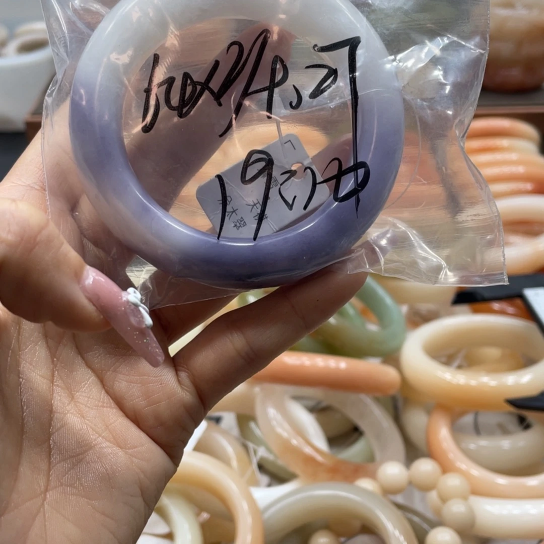 江***籽石英质玉未镶嵌手镯
