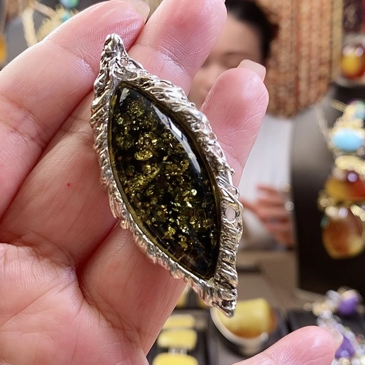 琥珀颈饰银S925镶嵌绿珀胸针