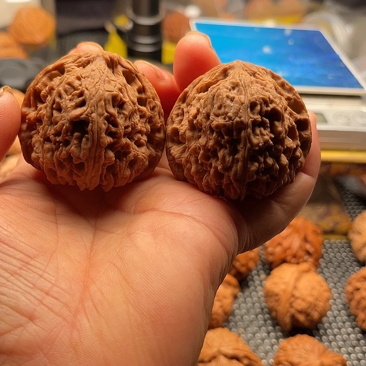 把件桃核全品南疆石边47