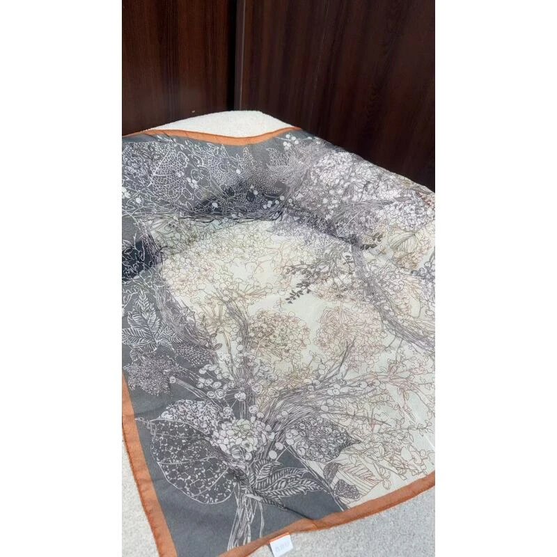 （958）高档女士披肩新款素雅百搭防晒优雅气质丝巾布料