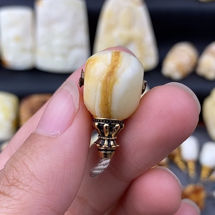 琥珀未镶嵌裸石13三通d26