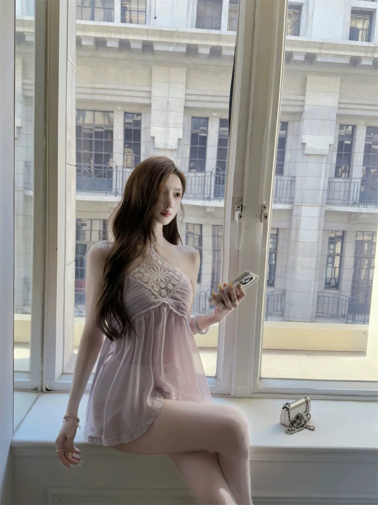 8496/重工钩织镂空元素网纱上衣