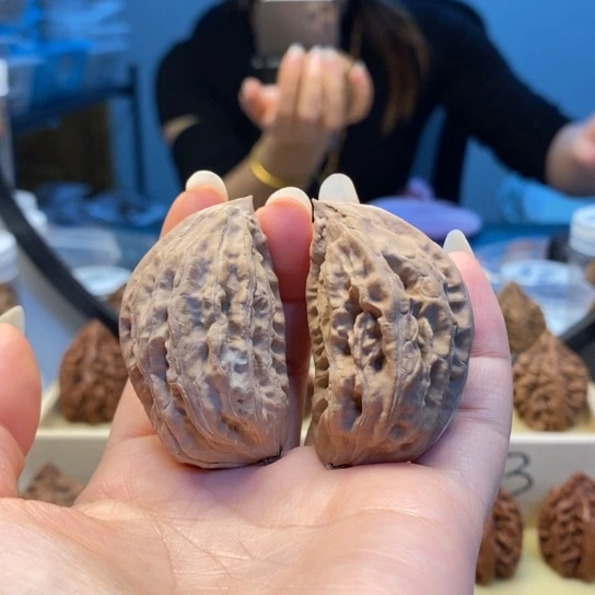 把件桃核半壁江山