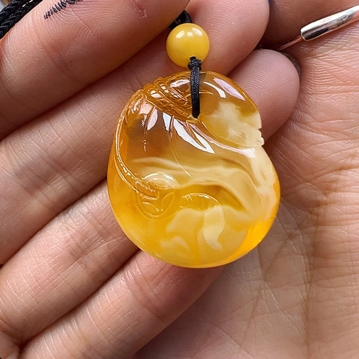 蜜蜡未镶嵌珠宝奇石