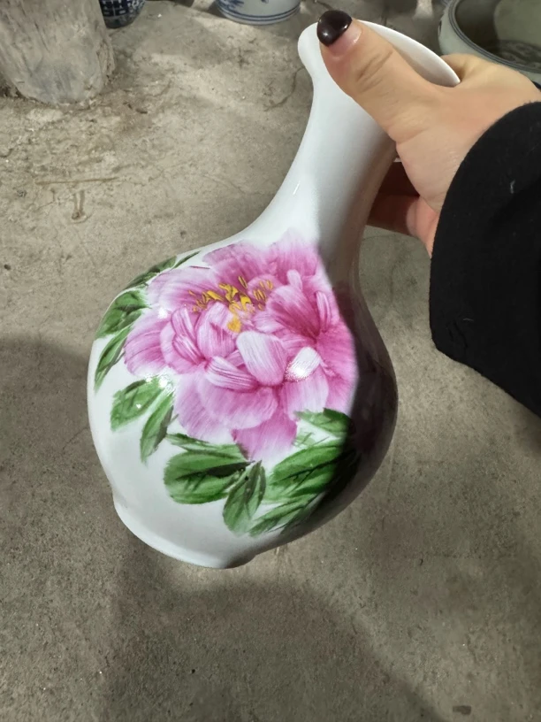 艺术瓷厂粉彩手绘牡丹花天球瓶