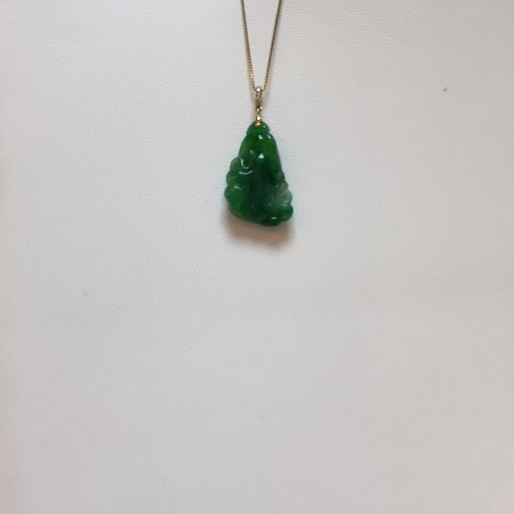 翡翠18K金镶嵌颈饰简单