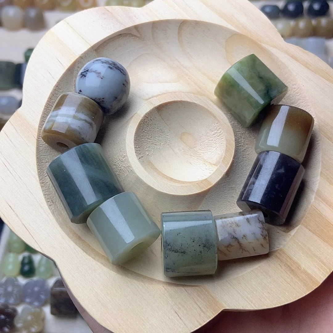 眼***圆和田玉未镶嵌颈饰买断不退换