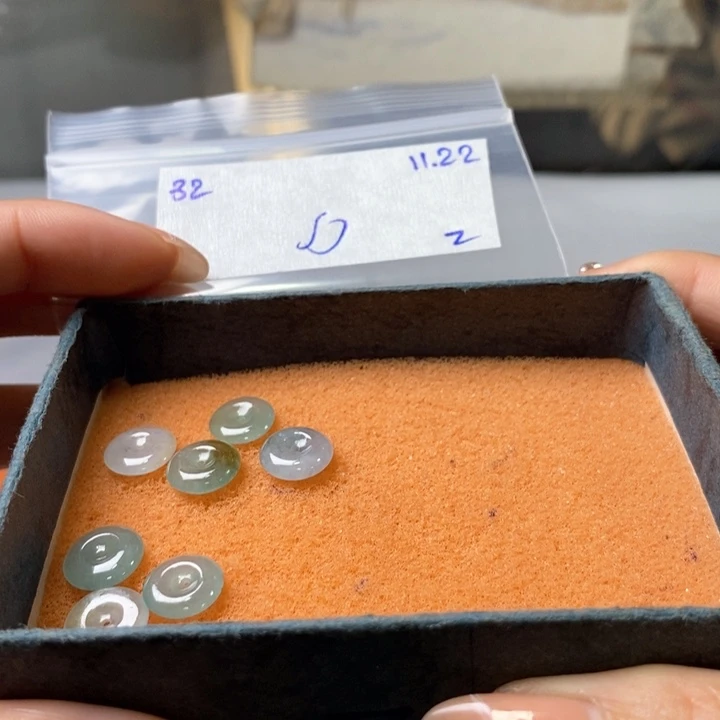 水***溶定制翡翠未镶嵌不退