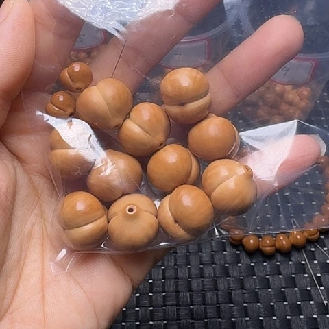 ****安猴头核桃手串屁桃手串