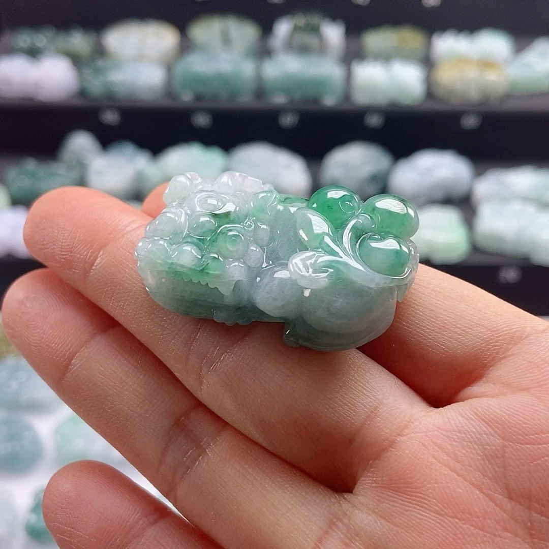 翡翠未镶嵌颈饰?*蕤翡翠貔貅