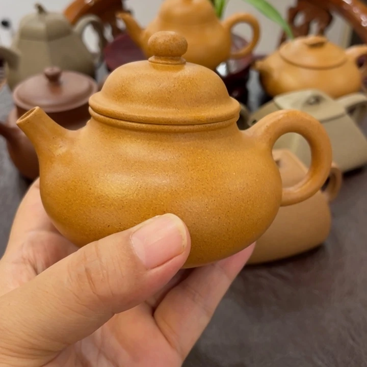 D***i紫砂茶壶老方扣黄金段容天