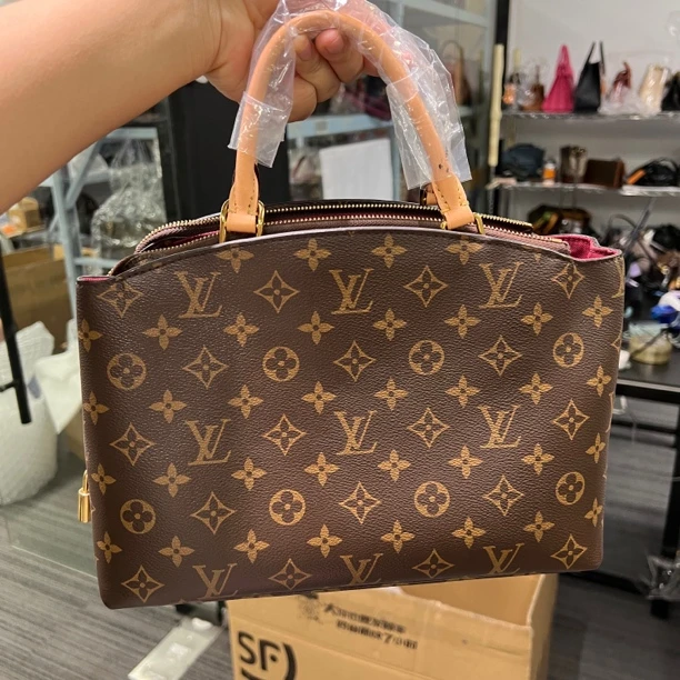 99新 LouisVuitton/路易威登 A1043/lv单肩包