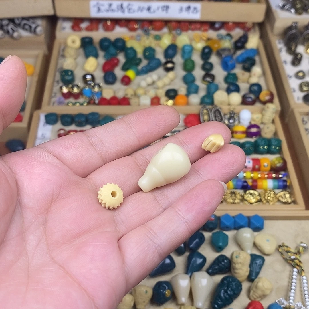枫***谣琉璃颈饰配饰如图3…
