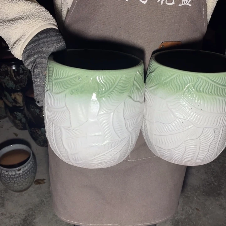 紫砂花盆口17高21瑕疵瑕疵