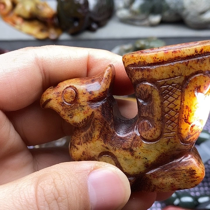 未镶嵌蛇纹石玉颈饰