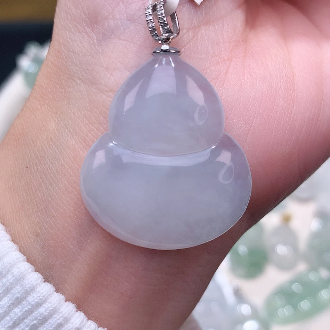 颈饰18K金镶嵌翡翠冰润大葫芦