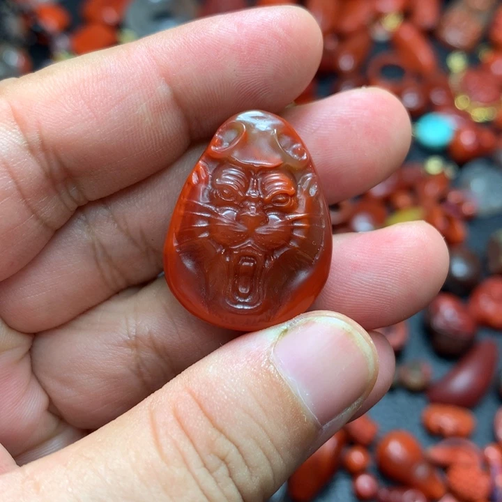 南红玛瑙未镶嵌颈饰