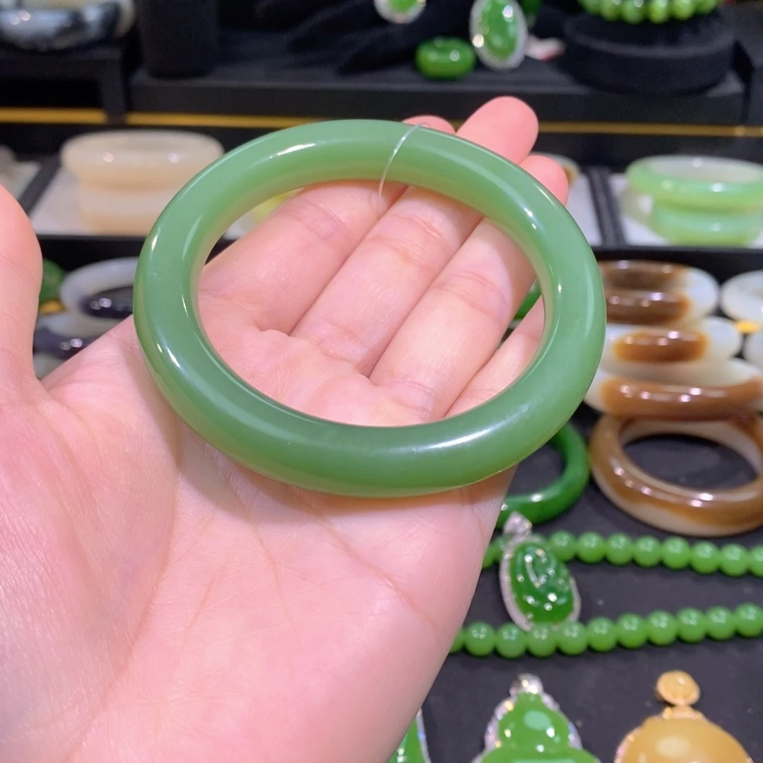 和田玉（碧玉）未镶嵌手镯