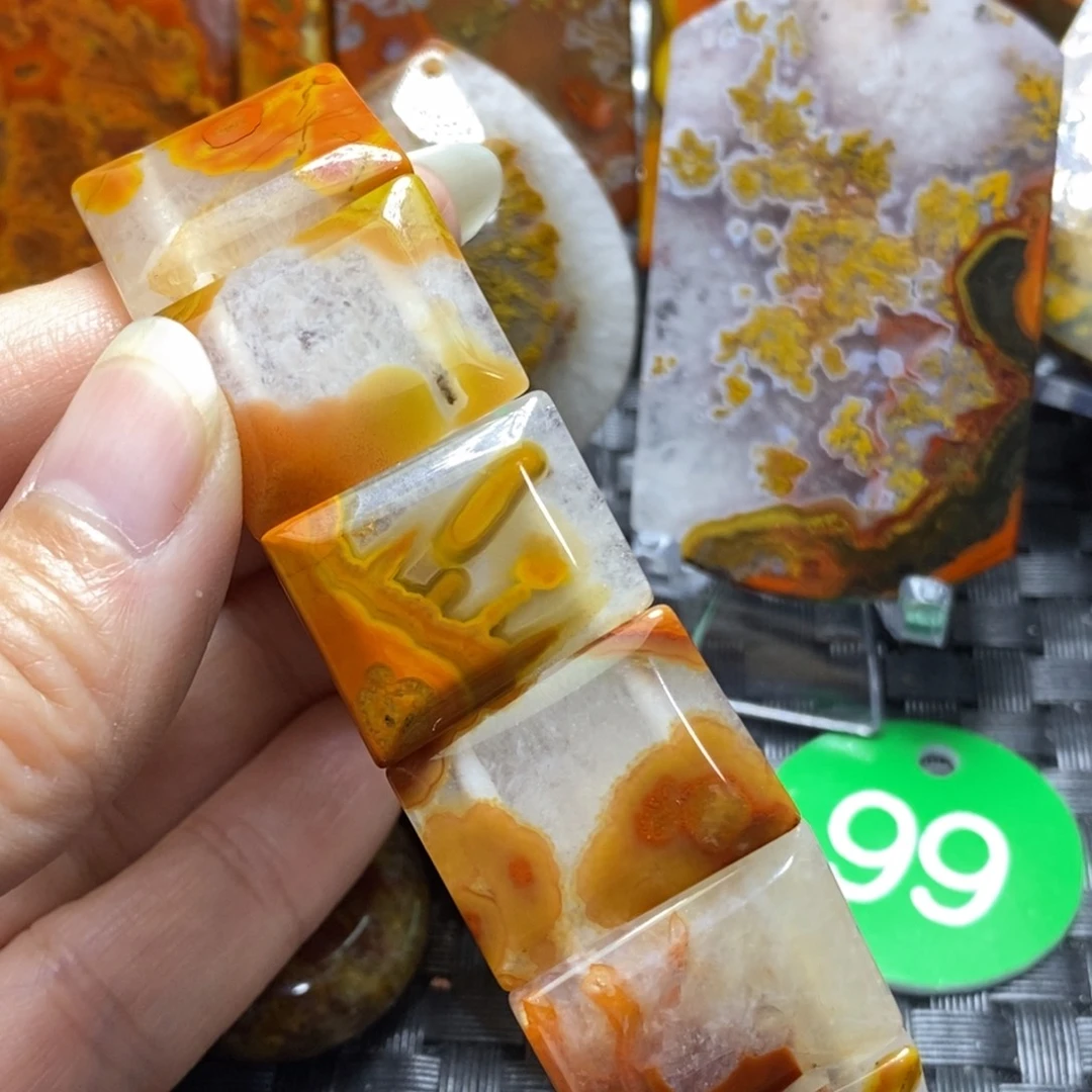 未镶嵌颈饰玛瑙/玉髓沈*