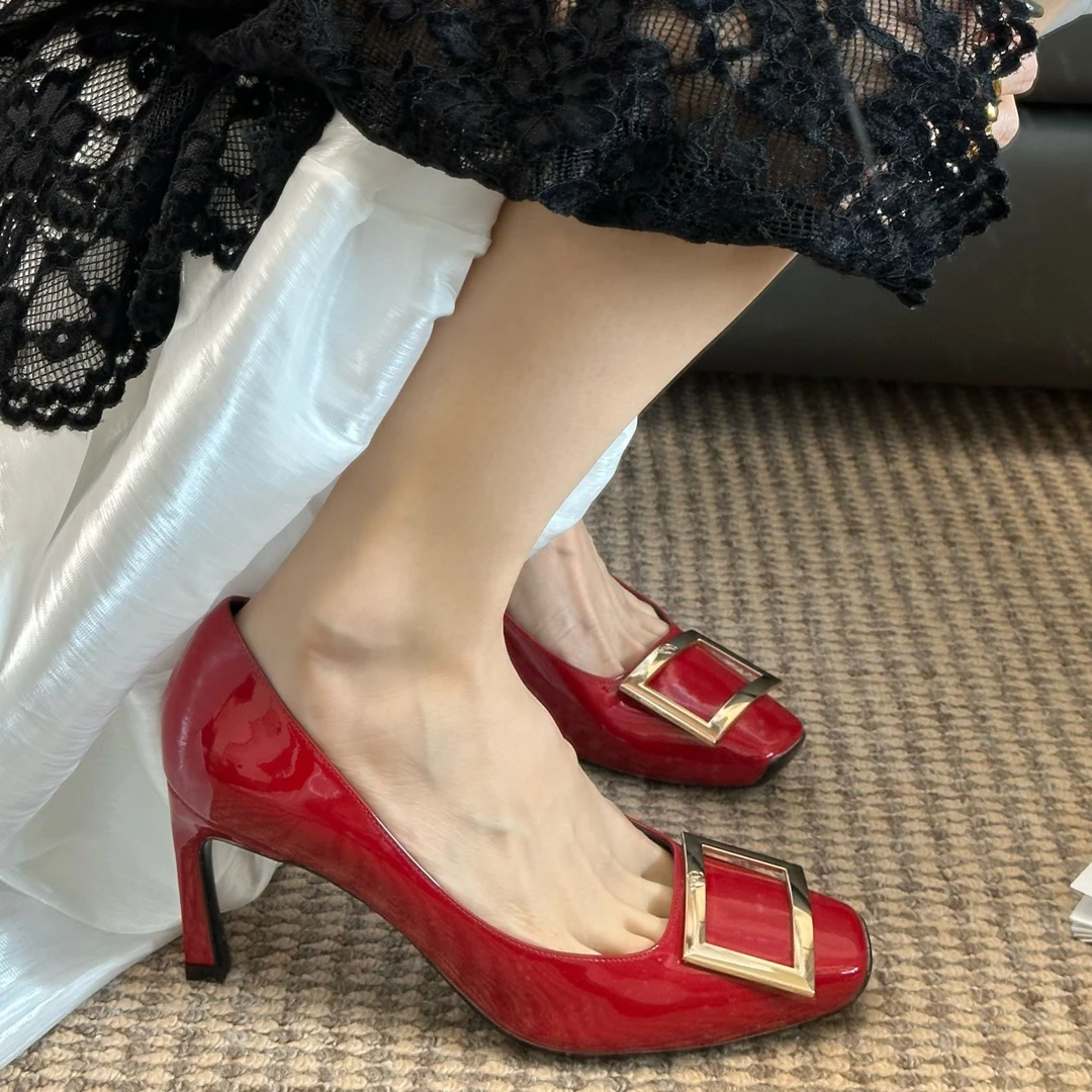 高级感方扣红色好高跟鞋女细跟性感气质尖头浅口小单鞋女士不累脚