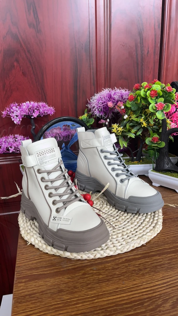 缘缘高帮百搭舒适女鞋8900