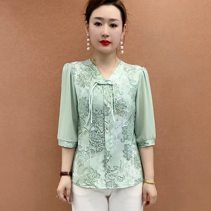 母亲节妈妈装衬衫时尚纽扣七分袖短款中袖薄款中老年女装百搭上衣