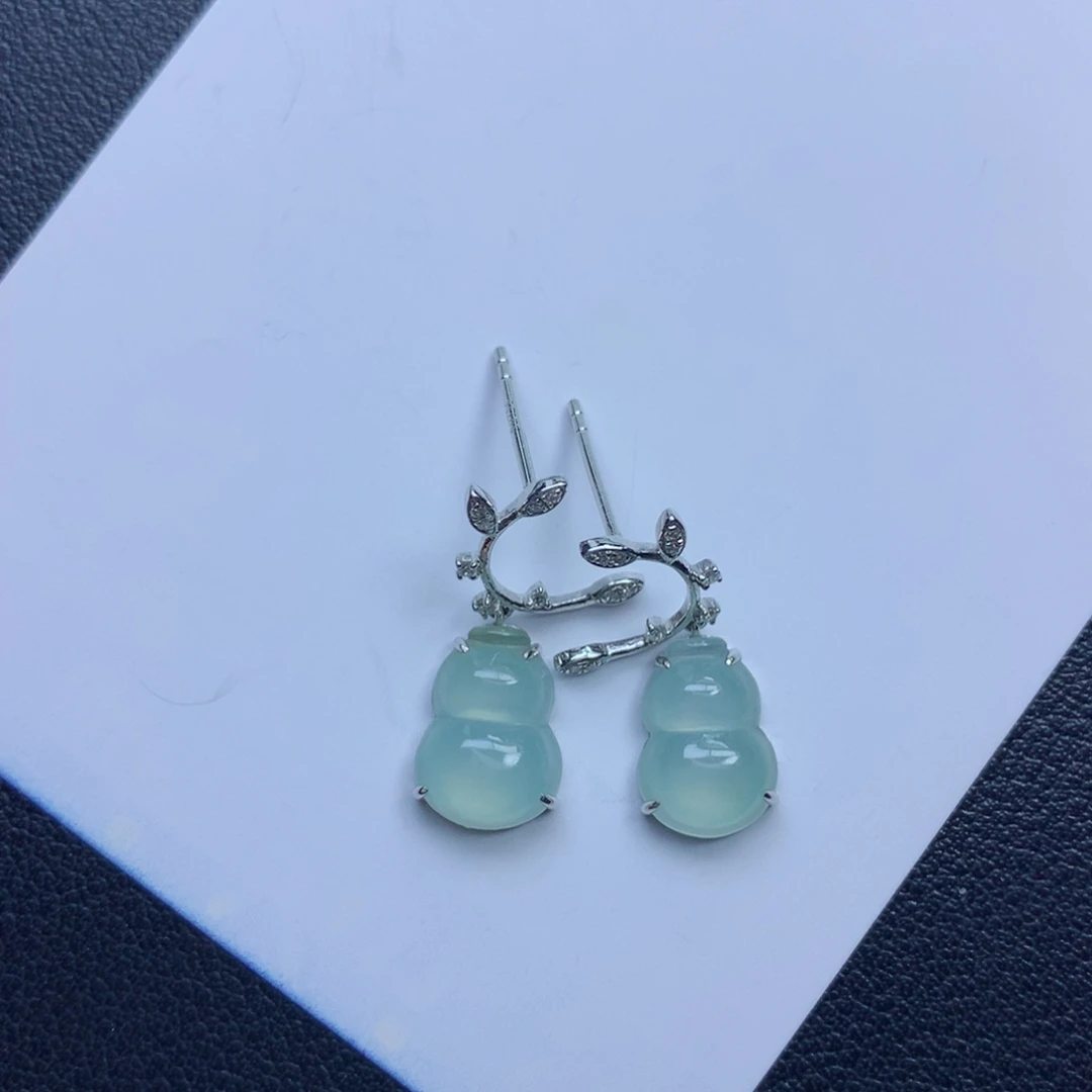 翡翠颈饰未镶嵌葫芦耳钉