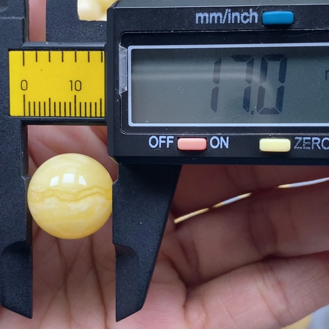 蜜蜡未镶嵌珠宝奇石