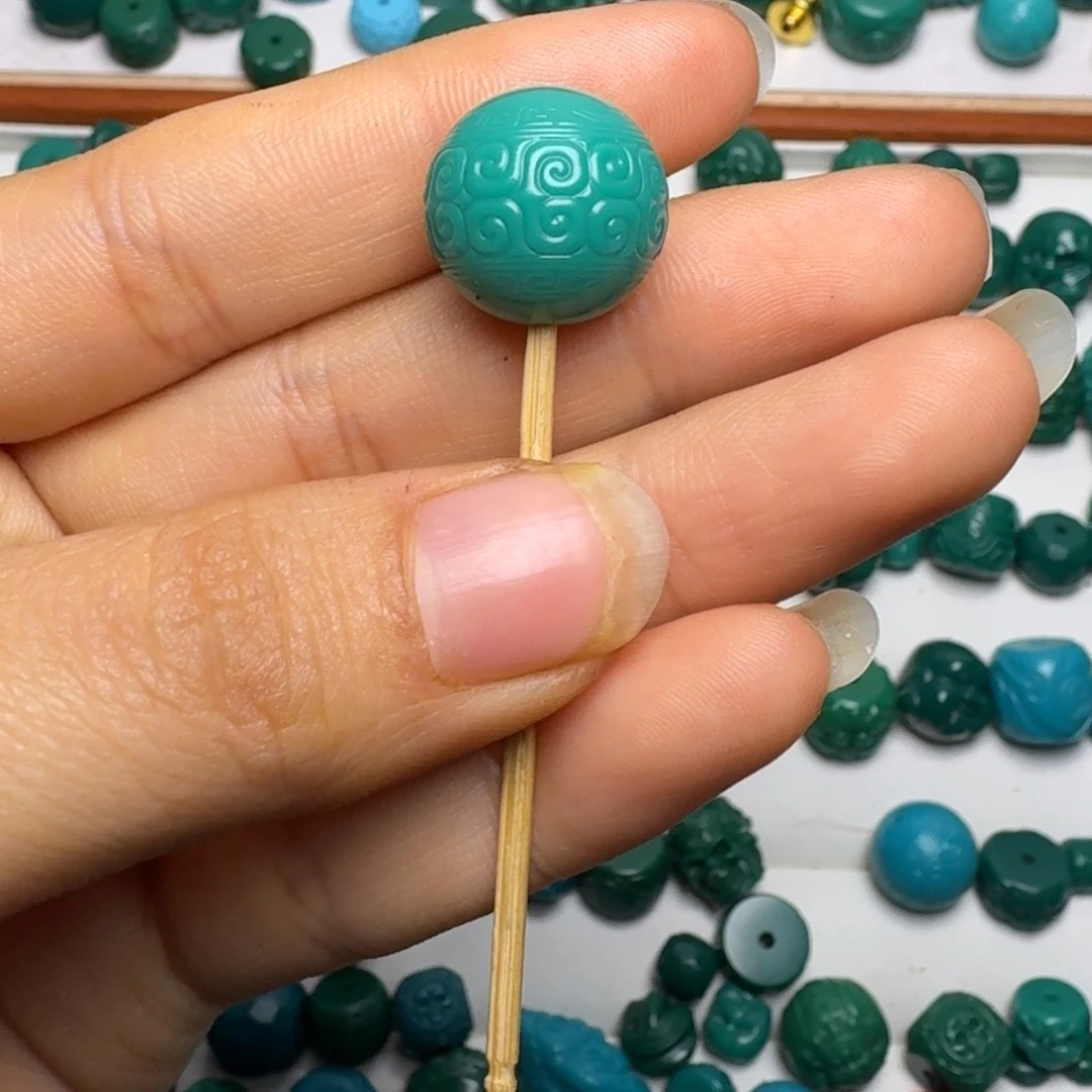 琉璃颈饰科技松配饰