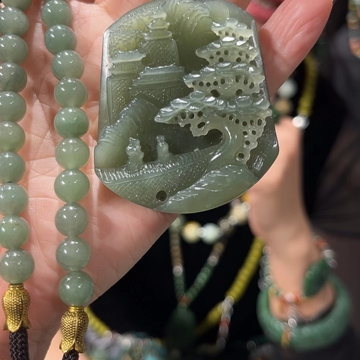 颈饰未镶嵌和田玉