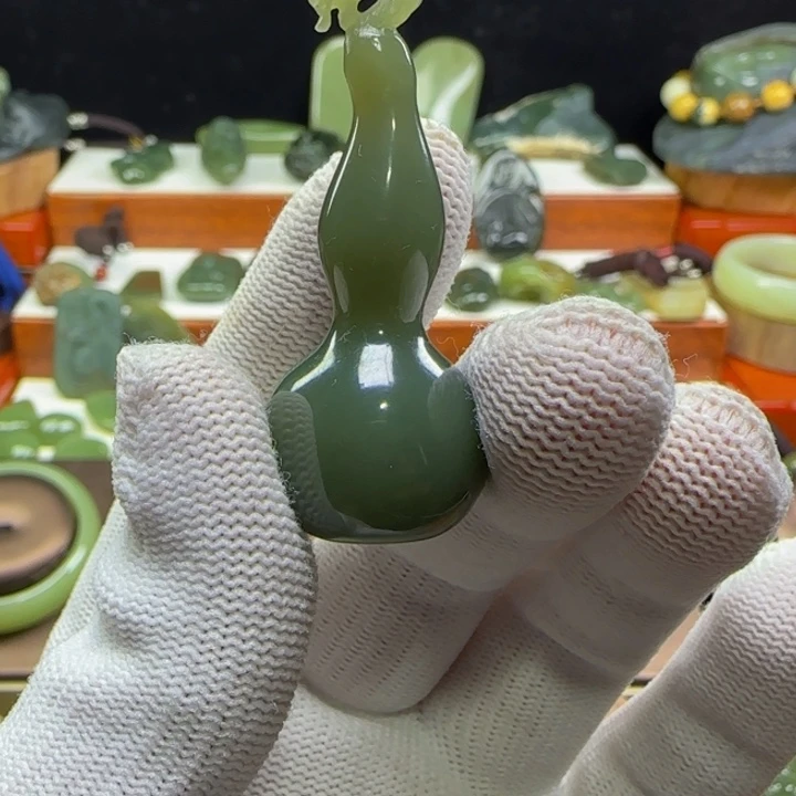 请***良岫岩老玉（透闪石质玉）未镶嵌颈饰