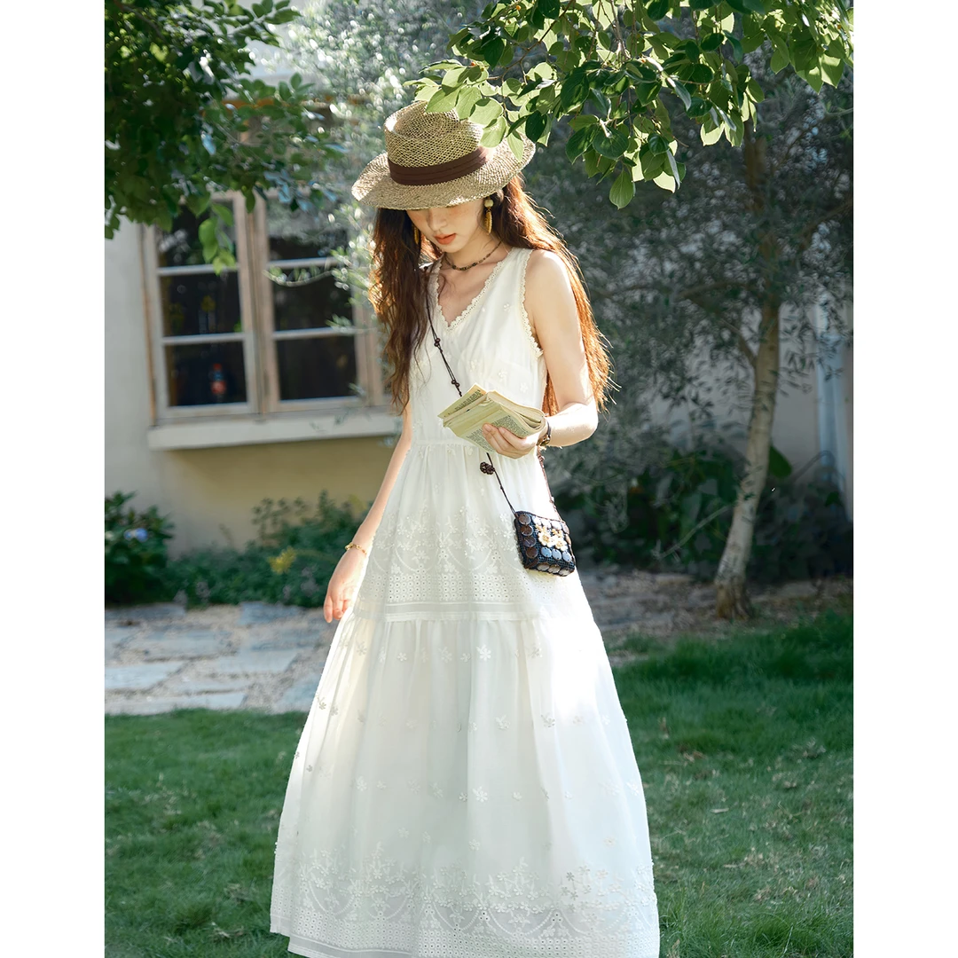谜秀法式高级感连衣裙女夏季2025新款显瘦气质a字裙复古长裙蕾丝