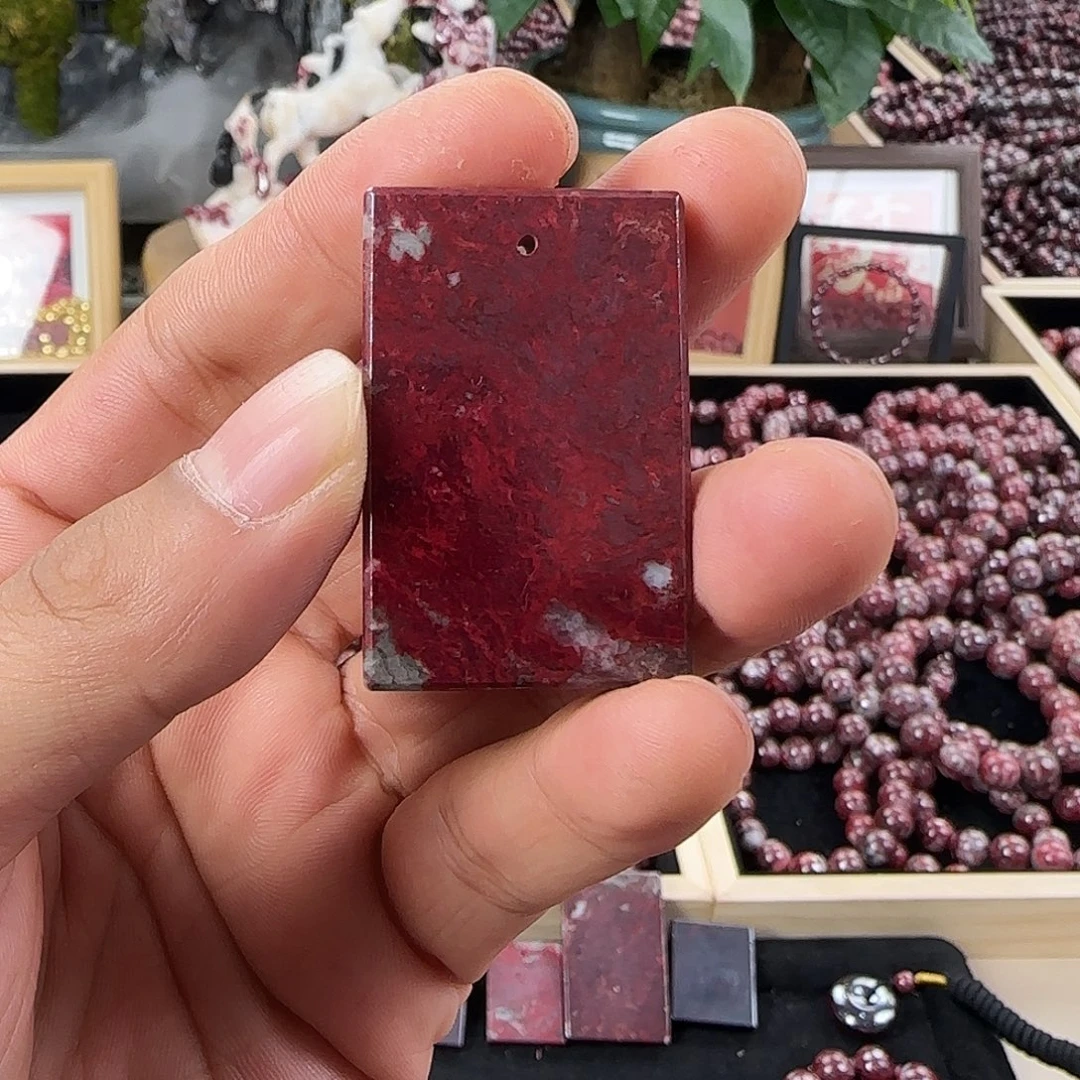 夏***央天然辰砂原矿无事牌