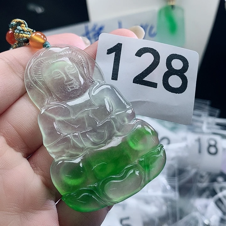 翡翠未镶嵌吊坠(赠链)