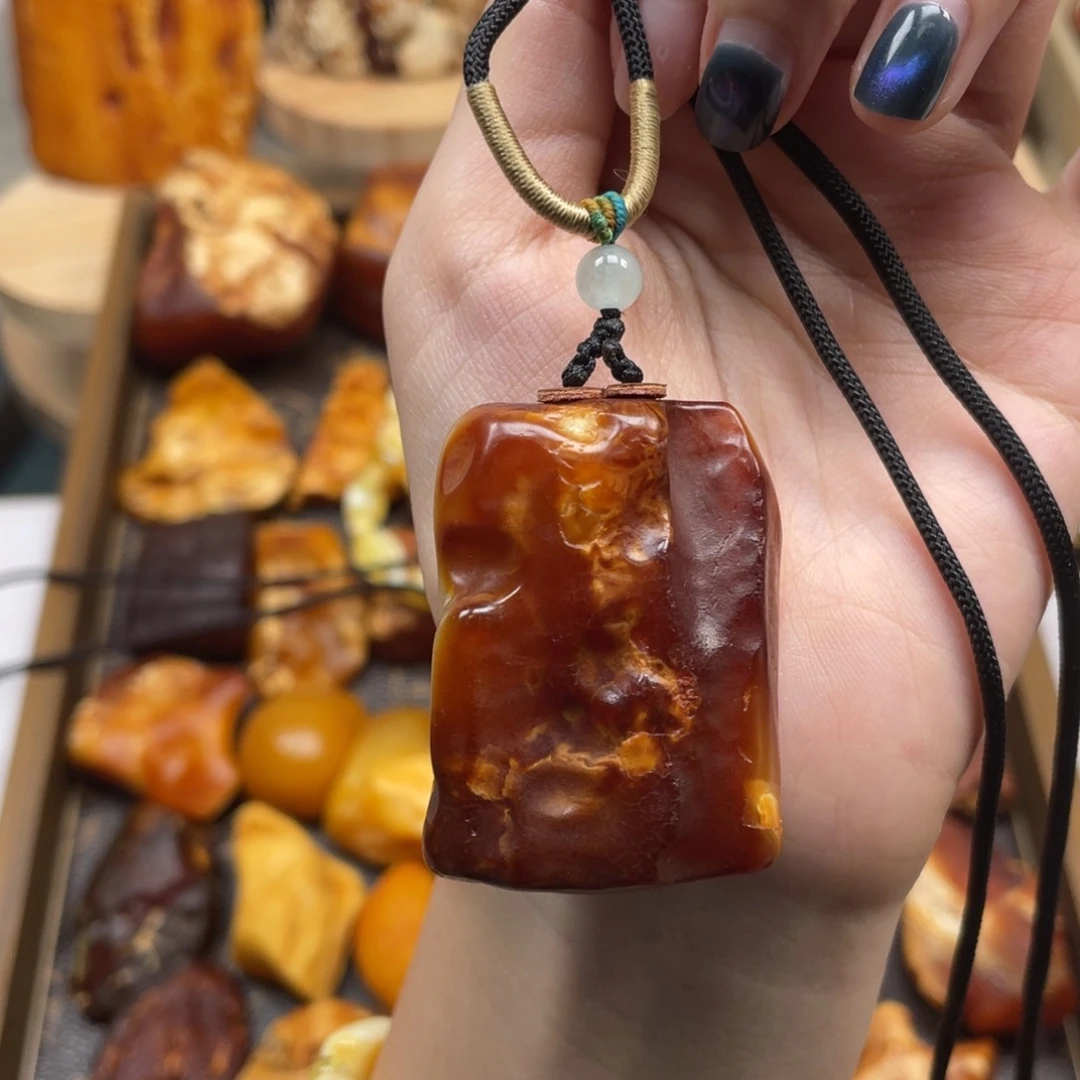 琥珀未镶嵌珠宝奇石