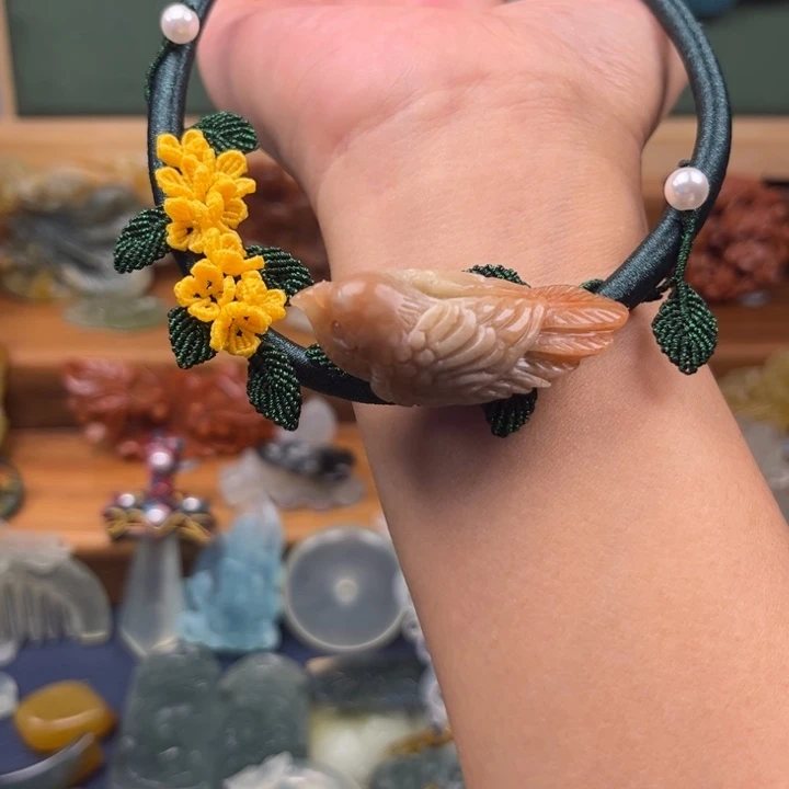 蛇纹石玉合金吊坠