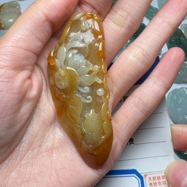 翡翠未镶嵌颈饰吊坠