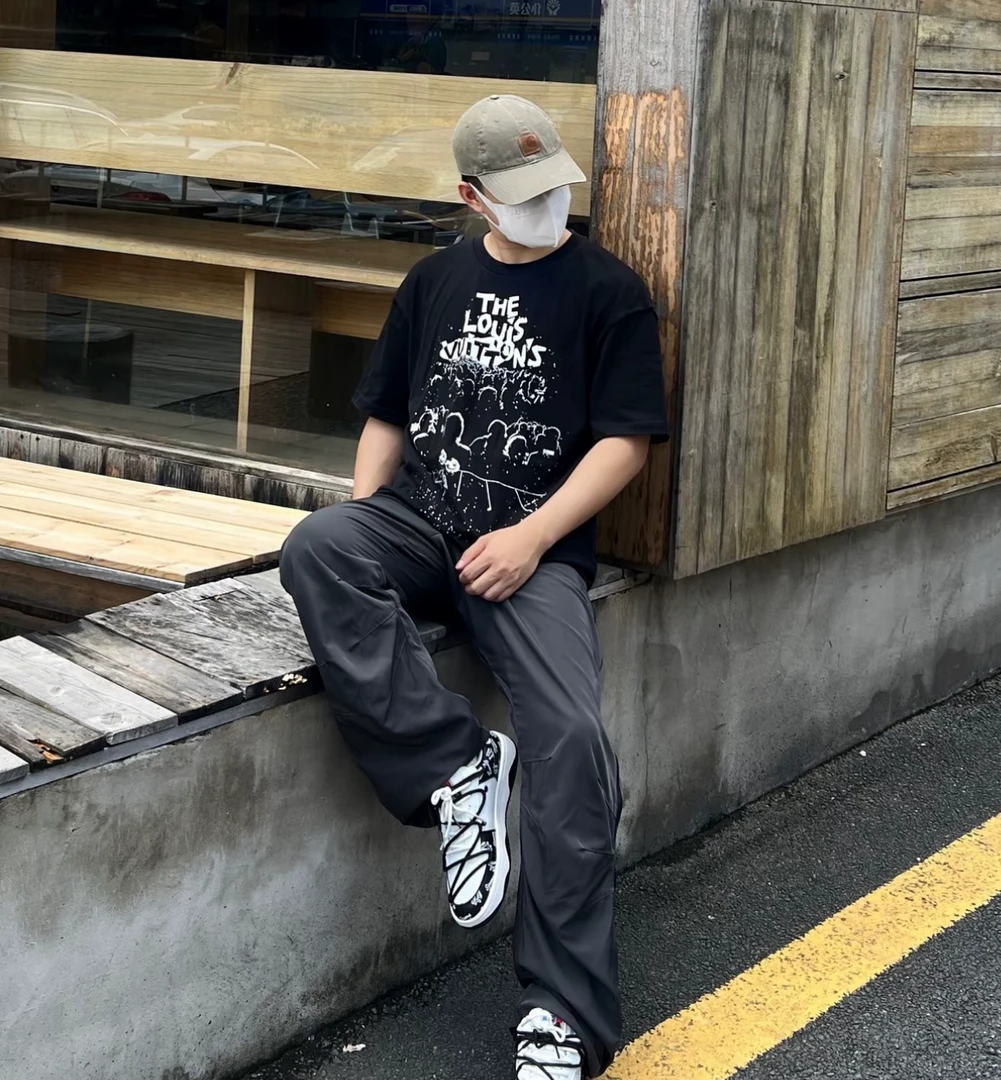 未拆封 LV 新款音乐印花短袖